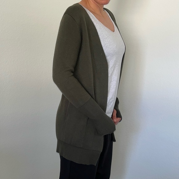 Lululemon - Picture 3 of 8